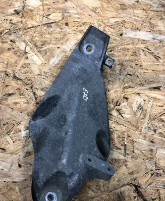 BMW X5 E70 Engine mounting bracket 6772679 A1510003