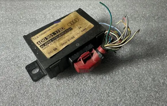 Audi A3 S3 8P Alarm control unit/module 4D0951173D