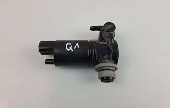 Ford Fiesta Windscreen/windshield washer pump 8A6117K624AA