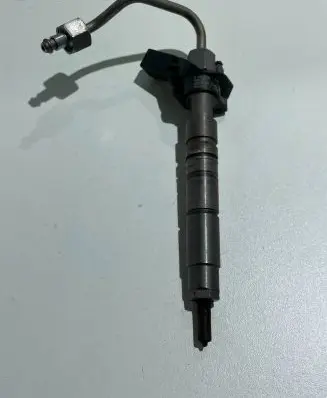 Mercedes-Benz C W204 Fuel injector A6420701187