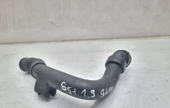 Volkswagen PASSAT B5.5 Engine coolant pipe/hose 8D0121101AB