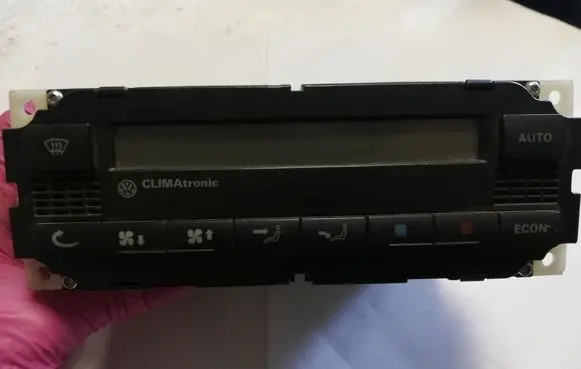 Volkswagen PASSAT B5 Air conditioner control unit module 