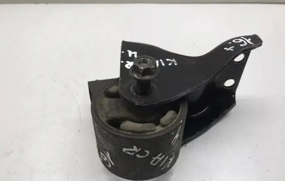 KIA Carens I Engine mount bracket