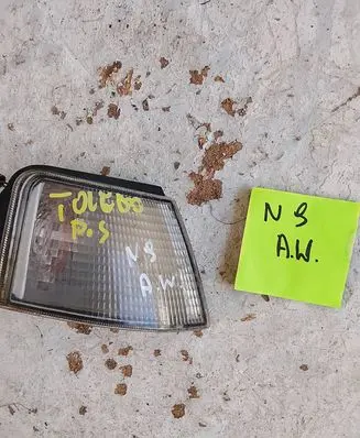 Seat Toledo I (1L) Front indicator light 2659898
