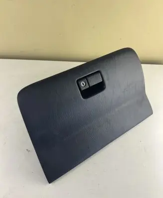 Toyota RAV 4 (XA20) Glove box
