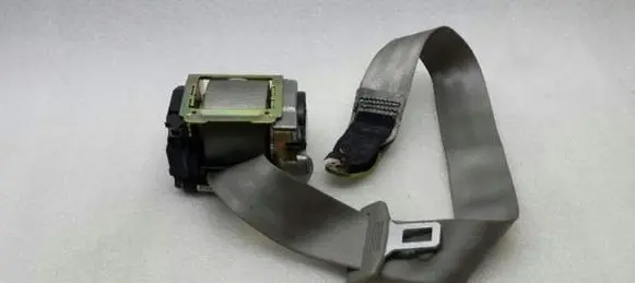 Audi A8 S8 D2 4D Rear seatbelt 4D0857805C