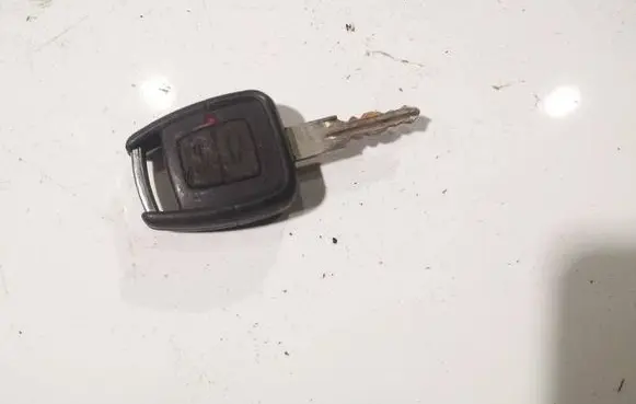 Opel Zafira A Ignition key/card 