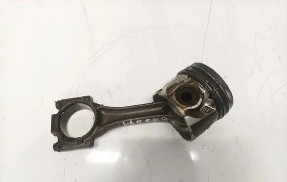 Ford Galaxy Piston with connecting rod
