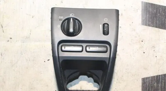 Volvo XC90 Light switch 30739302