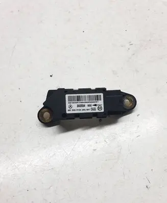 Mercedes-Benz E W211 Airbag deployment crash/impact sensor 0018209126 302554