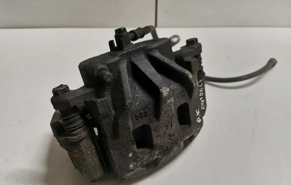 Subaru Outback (BS) Front brake caliper