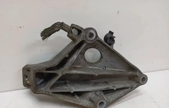 BMW 1 E81 E87 Engine mounting bracket 6775041 59280110