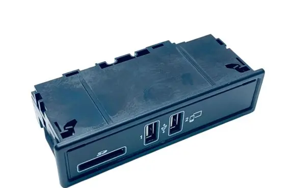 Mercedes-Benz GLC C253 USB socket connector A2538206100