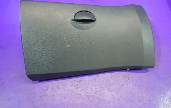 Renault Twingo II Glove box