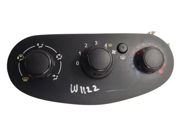 Dacia Sandero Climate control unit N106277R 30080046 XE1074172