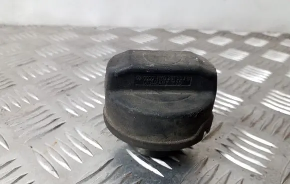 Audi A6 S6 C4 4A Fuel tank filler cap 1H0201553B