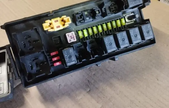 Jeep Grand Cherokee (WK) Fuse box set 04692073AB 52561L