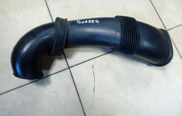 Intake resonator
