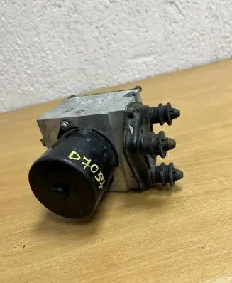 Volkswagen PASSAT B6 ABS Pump 3C0614109C D7057