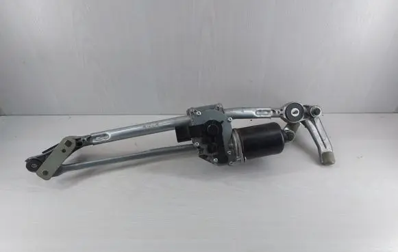 BMW 3 E90 E91 Front wiper linkage 697826301