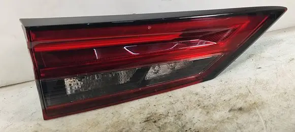 Tailgate rear/tail lights