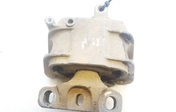 Engine mount bracket