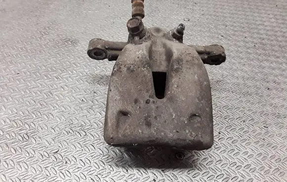 Toyota Avensis T250 Rear brake caliper