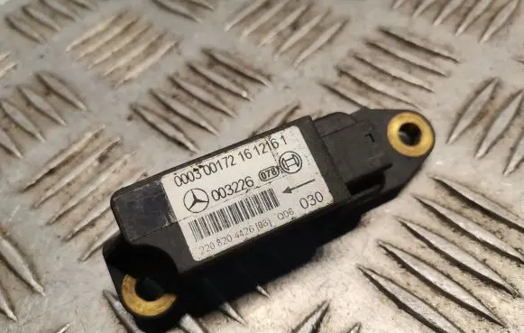 Mercedes-Benz S W220 Airbag deployment crash/impact sensor 2208204426