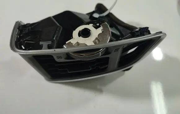 Ford Grand C-MAX Dash center air vent grill 