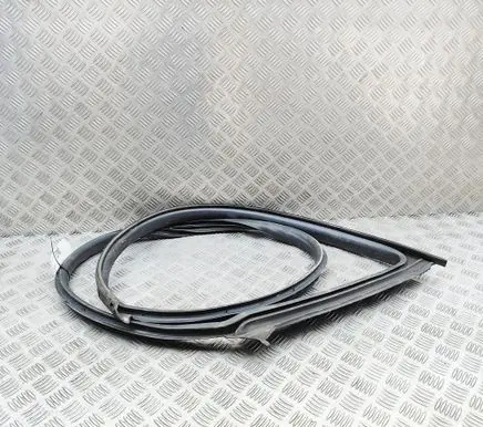 Maserati Ghibli Rubber seal front coupe door 670153403