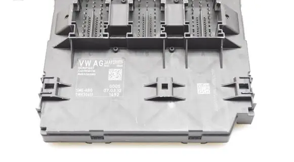 Volkswagen PASSAT B7 Comfort/convenience module 3AA937087F