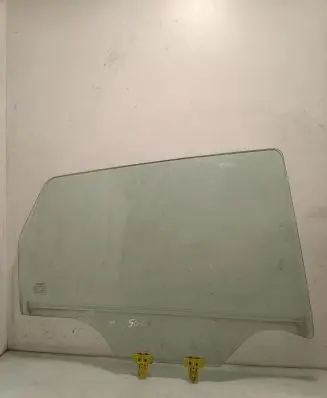 Nissan Qashqai Rear door window glass AS2