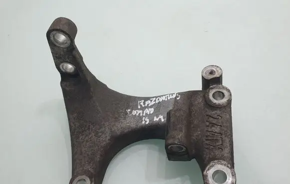 Jeep Compass Front differential bracket 68298626AA