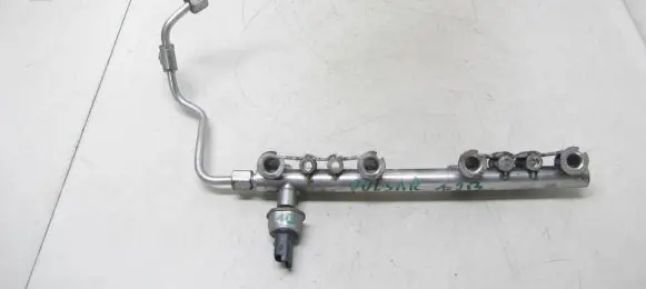 Nissan Pulsar Fuel main line pipe 175204385R
