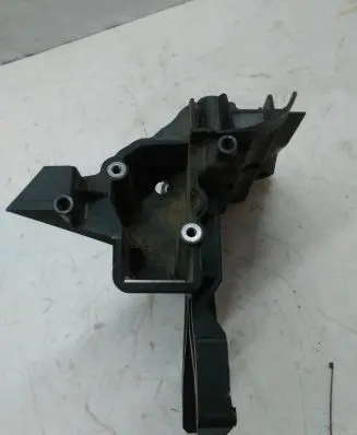 Mercedes-Benz E W213 Front bumper mounting bracket A2136206400 T49565A