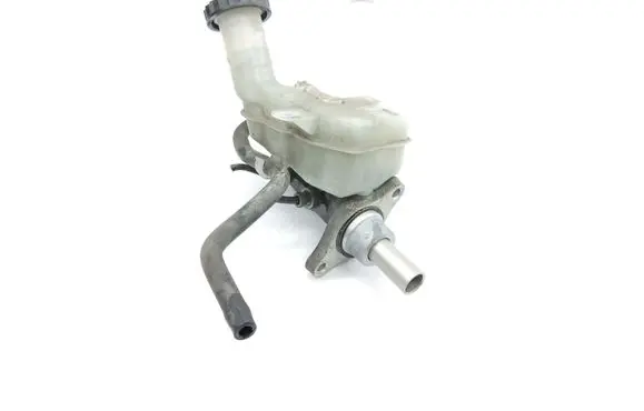 Mitsubishi Outlander Master brake cylinder