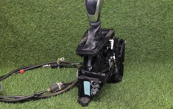 Ford Focus Gear selector F1EP7K004