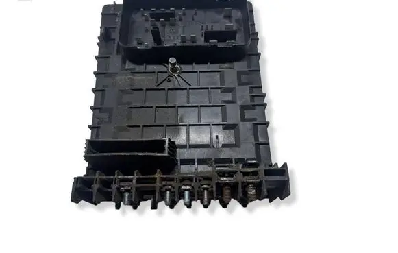 Volkswagen Golf Plus Fuse module 1K0937125