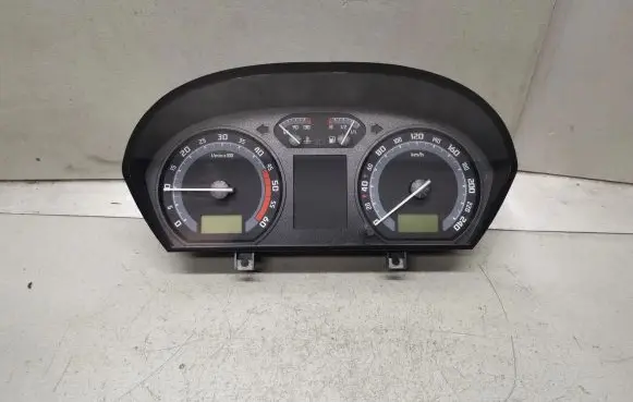 Skoda Fabia Mk1 (6Y) Speedometer (instrument cluster) 6Y0920882E