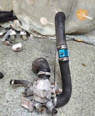 BMW 3 E30 Thermostat/thermostat housing 1265055