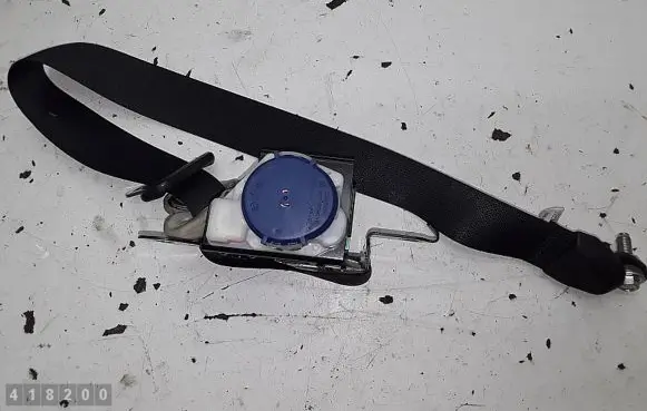 Mazda 6 Front seatbelt 305272210