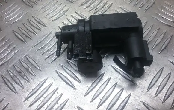 Audi A4 S4 B7 8E 8H Turbo solenoid valve 059906628B