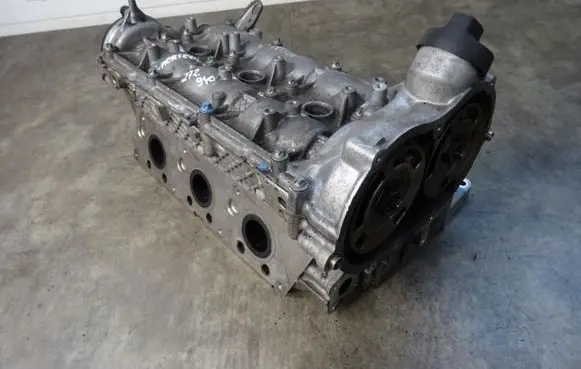 Mercedes-Benz E W211 Engine head R2720162501