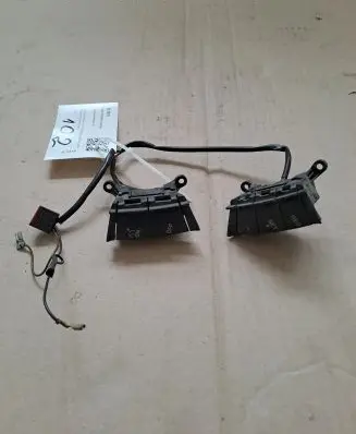 Ford Focus C-MAX Steering wheel buttons/switches 3M5T9E740AC