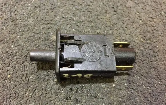 Chevrolet Tacuma Brake pedal sensor switch