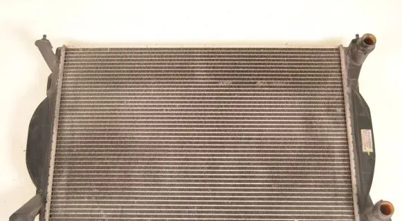 Audi A4 S4 B7 8E 8H Coolant radiator 8E0121251A