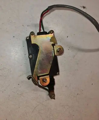 Mazda 626 Central locking motor 8300003720 11H25