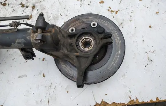 Peugeot 208 I Front wheel hub spindle knuckle 