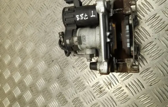 Rear brake caliper