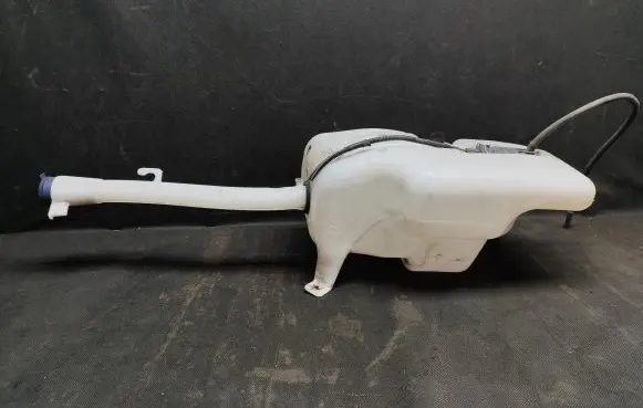 Windshield washer fluid reservoir/tank